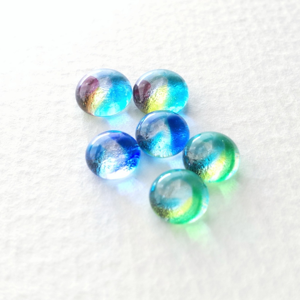 ドーナツ模様のガラスナギットピアス 1ペア