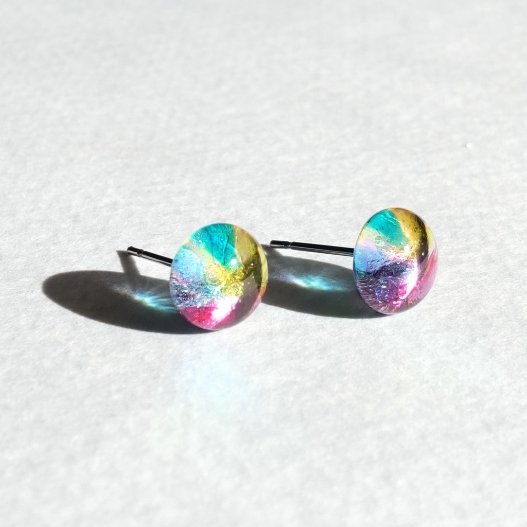 ドーナツ模様のガラスナギットピアス 1ペア