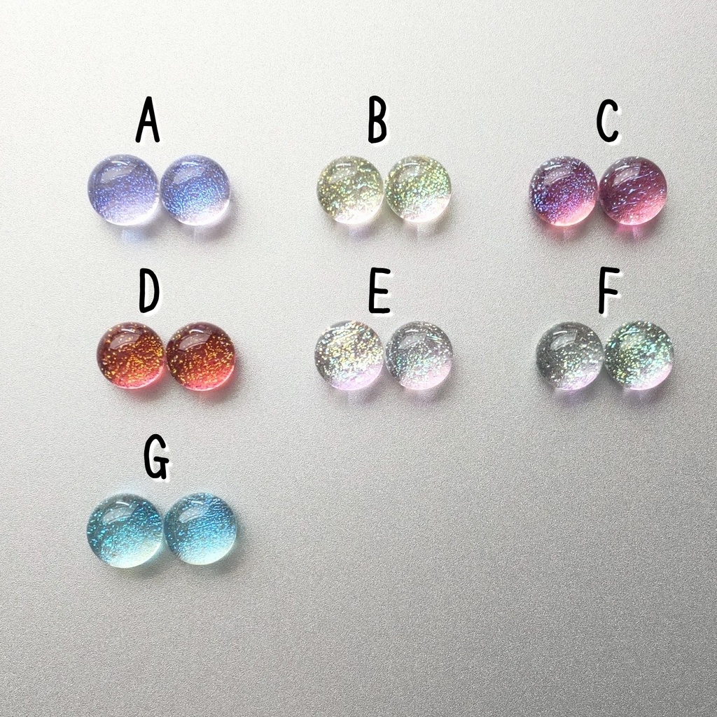 カラーガラスのキラキラピアス 1ペア