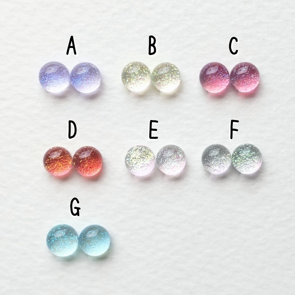 カラーガラスのキラキラピアス 1ペア