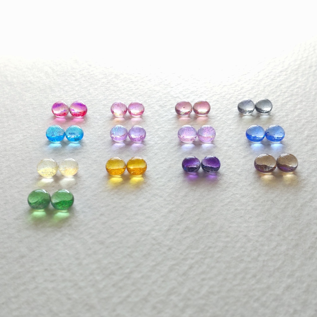 小さなキラキラミニピアス 1ペア