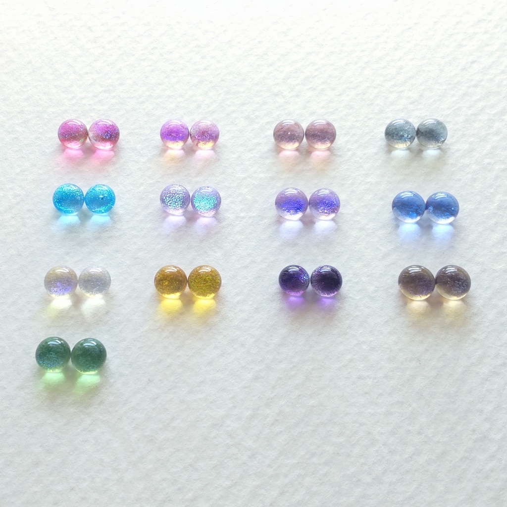 小さなキラキラミニピアス 1ペア