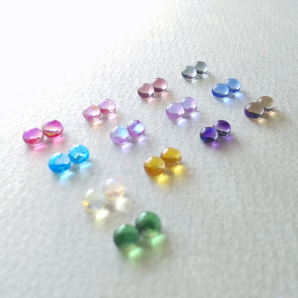 小さなキラキラミニピアス 1ペア