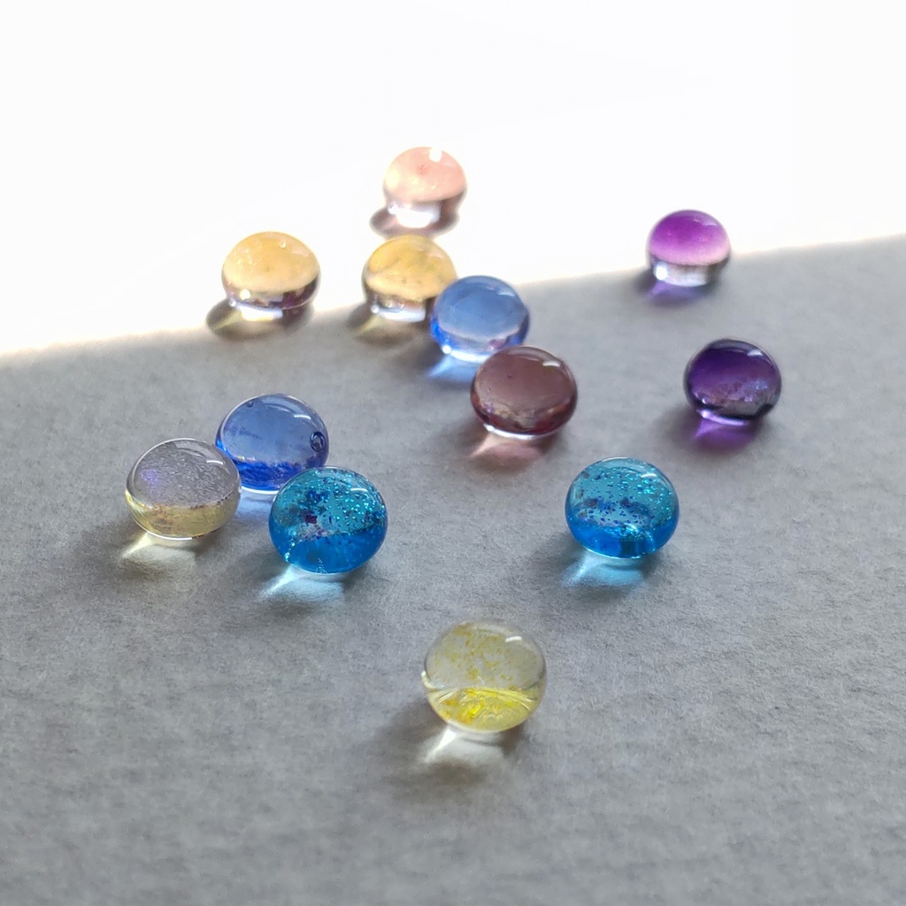 小さなキラキラミニピアス 1ペア