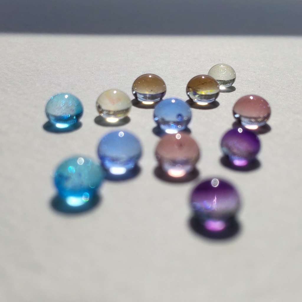 小さなキラキラミニピアス 1ペア