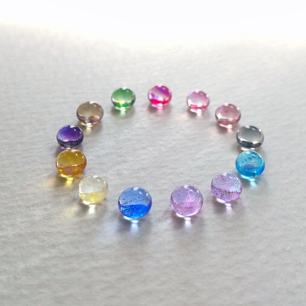 小さなキラキラミニピアス 1ペア