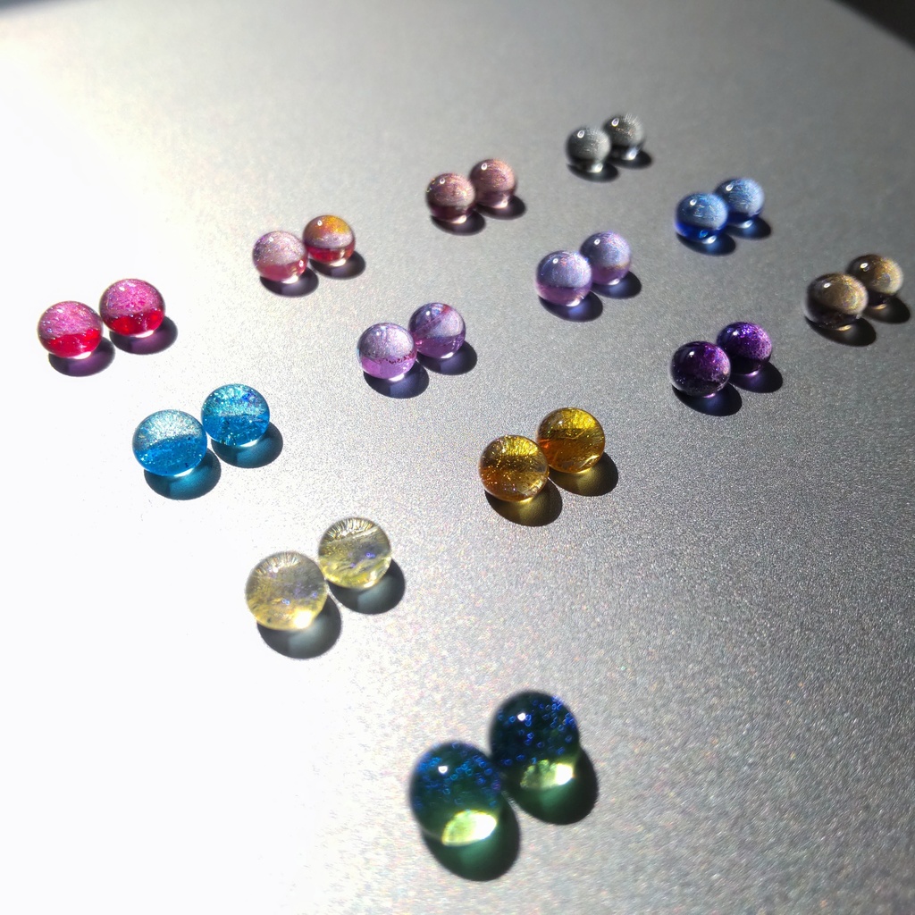 小さなキラキラミニピアス 1ペア