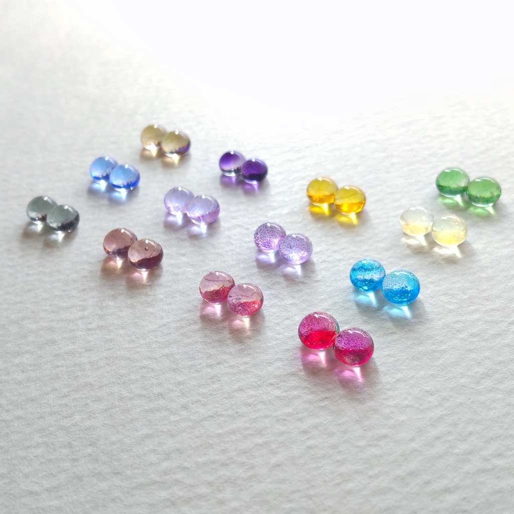 小さなキラキラミニピアス 1ペア