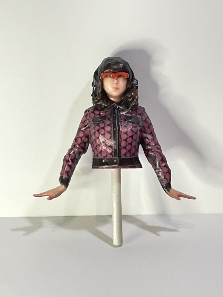 1/10スケール比奈見すみれフィギュア