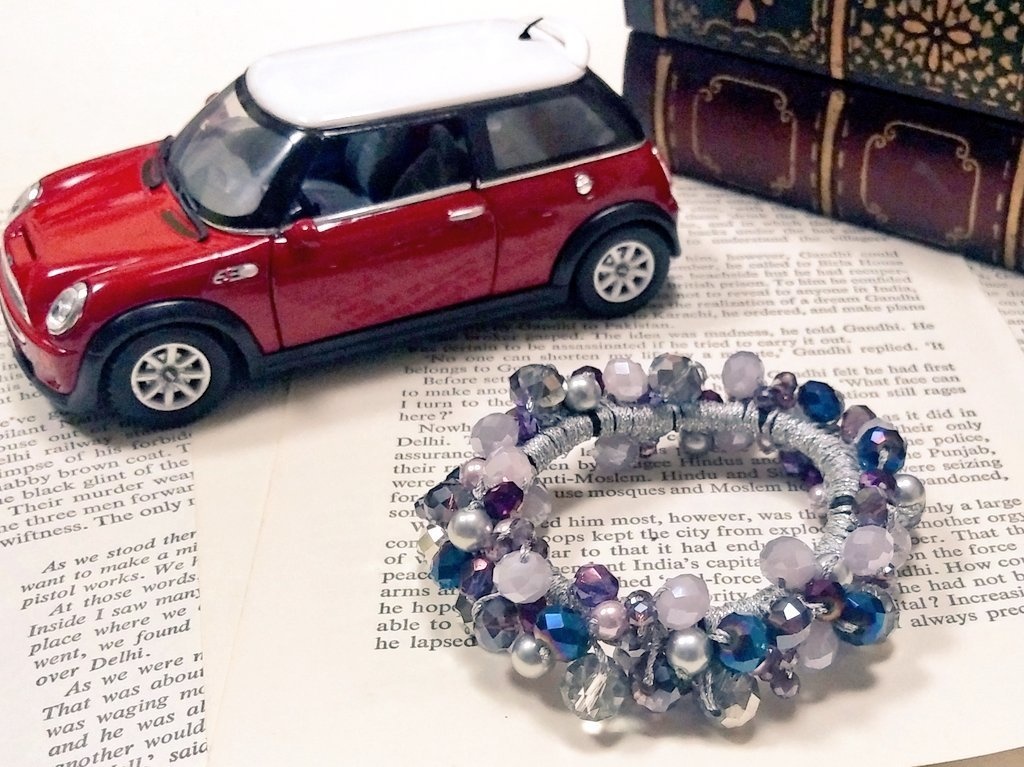 CHキャライメージカラーのビーズシュシュ