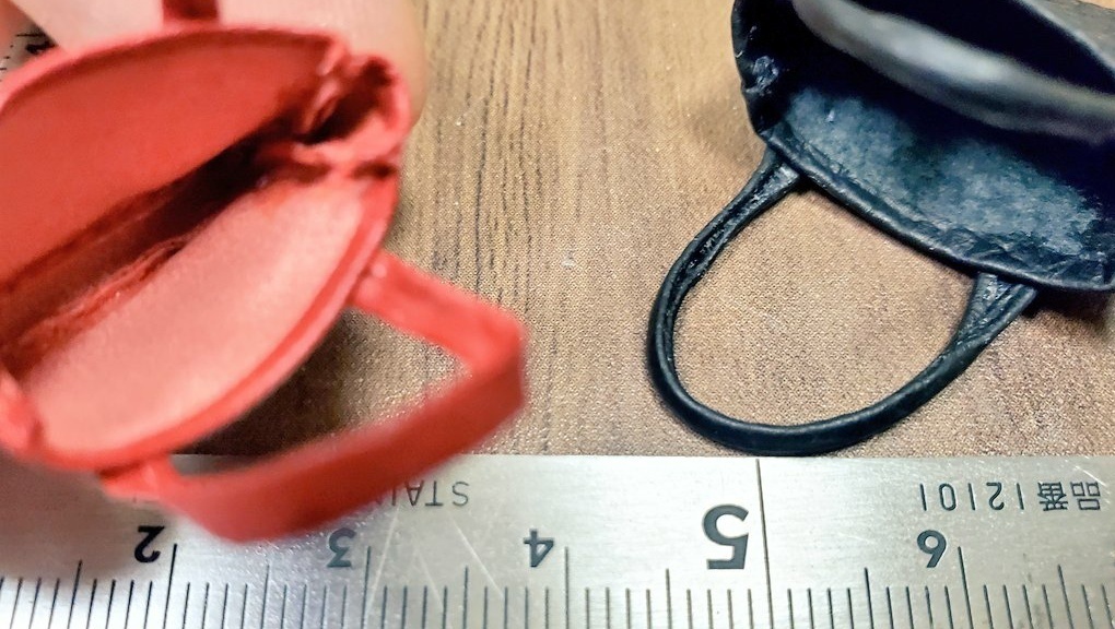 ミニチュア革のトートバッグ