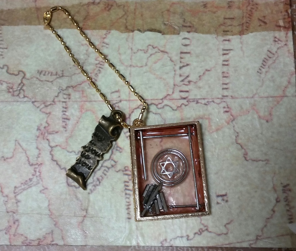 クレアバイブルの写本風キーホルダー(フレーム:ゴールド)