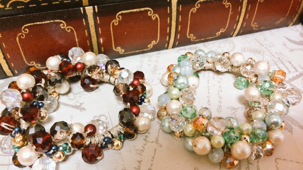 キャライメージカラーのビーズシュシュ【秋冬】