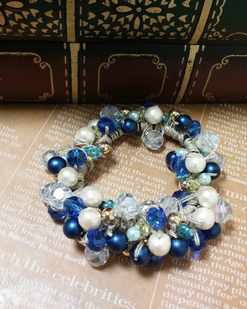 キャライメージカラーのビーズシュシュ【秋冬】