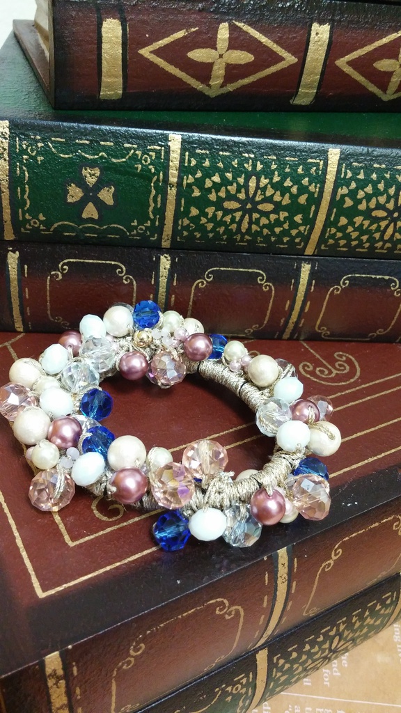 キャライメージカラーのビーズシュシュ【秋冬】