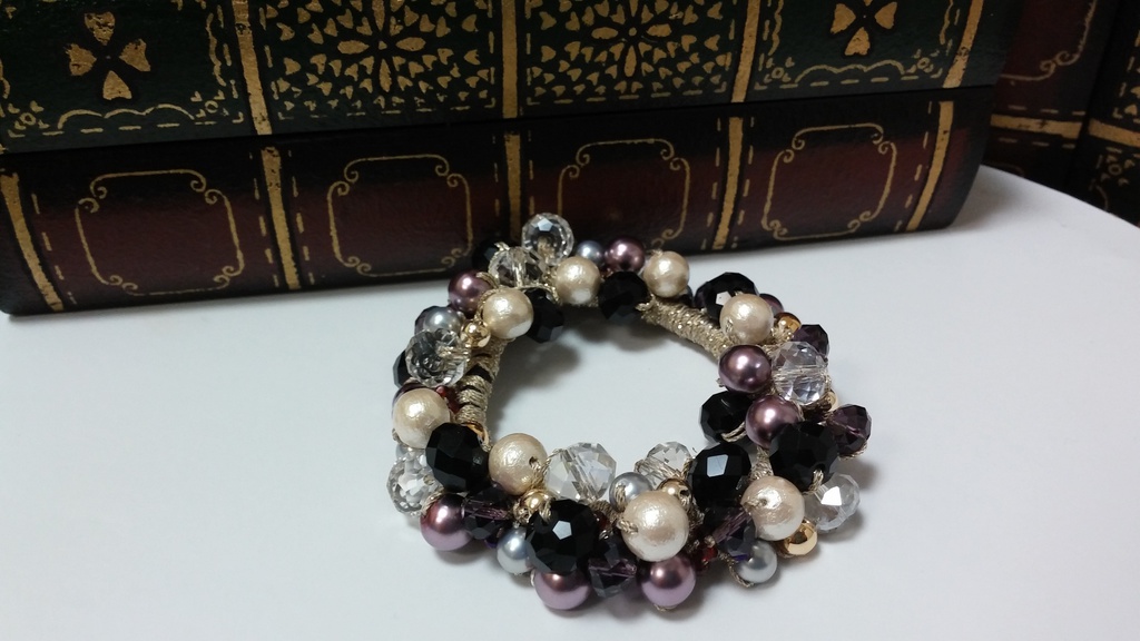 キャライメージカラーのビーズシュシュ【秋冬】