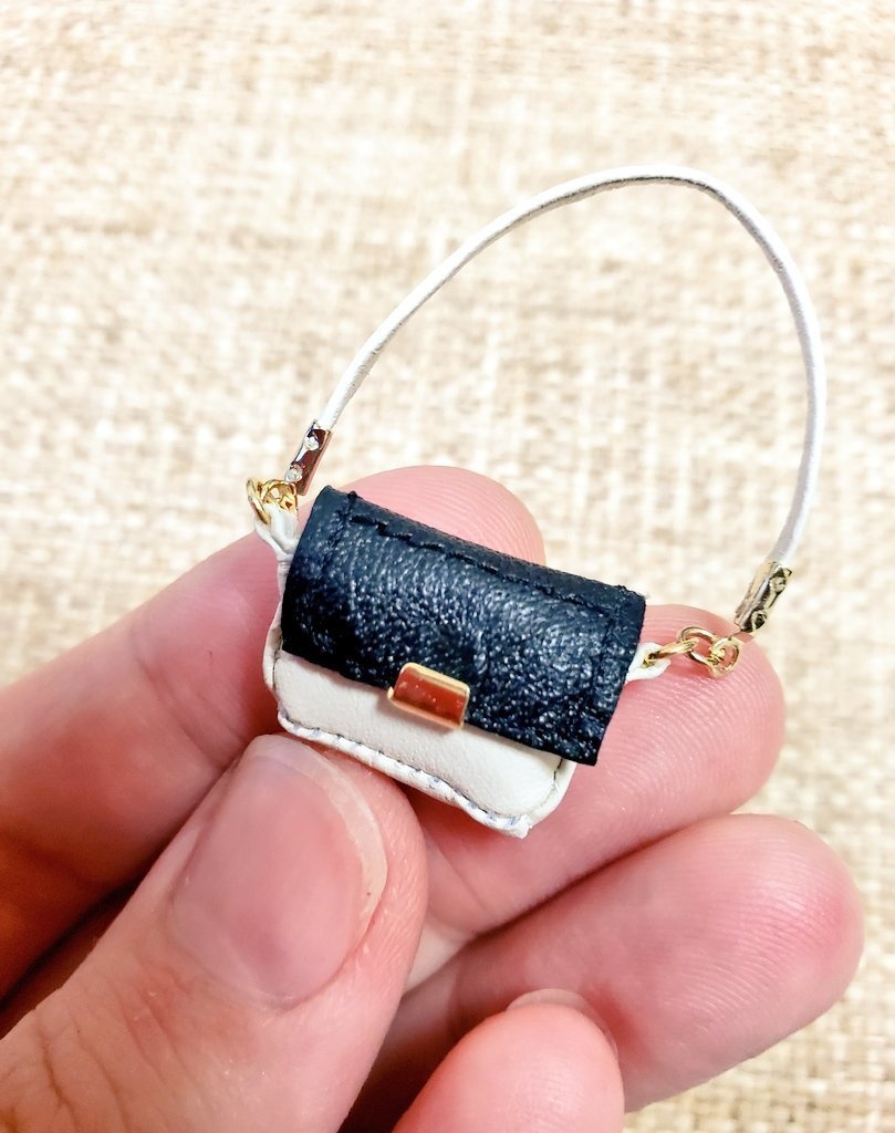 D)ミニチュア革バッグ:バイカラー(マグネットで開閉)