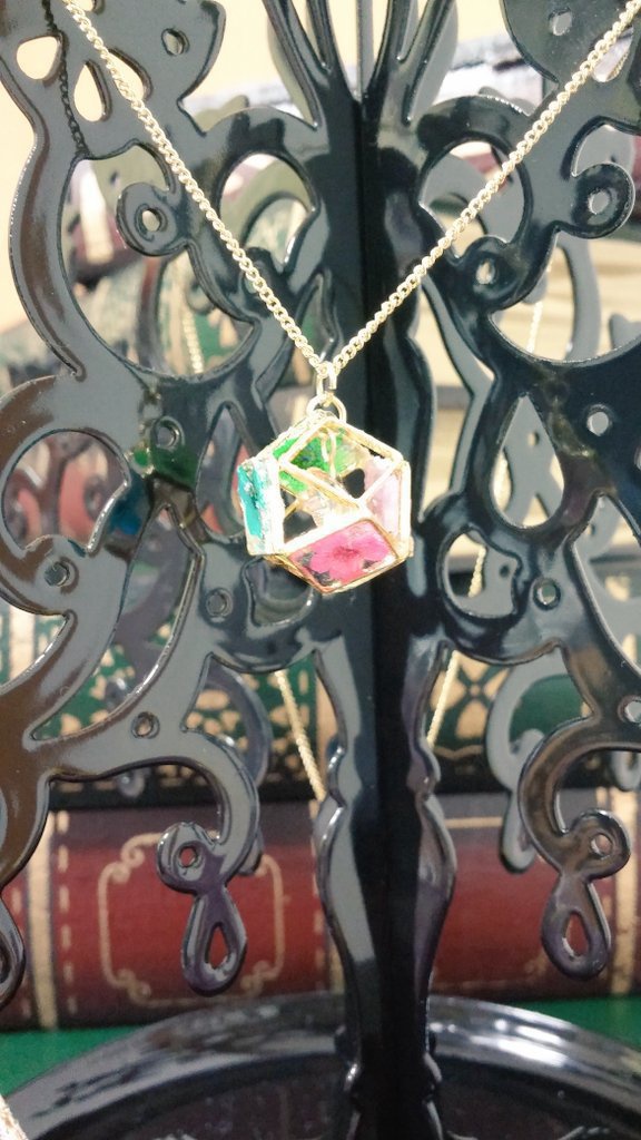 ネックレス☆花籠の蝶