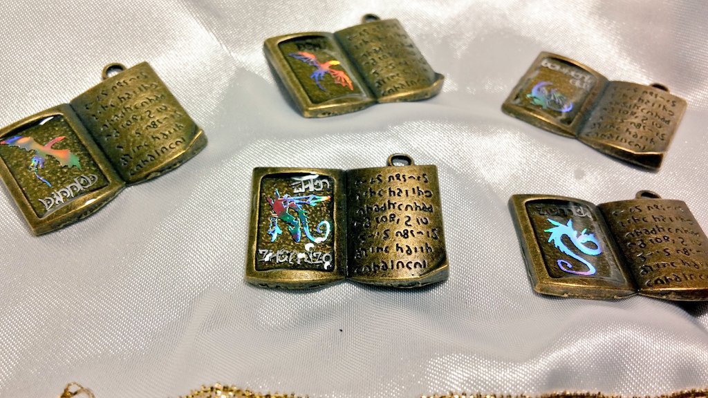 【再販】魔道書ネックレス リバーシブル使い可能