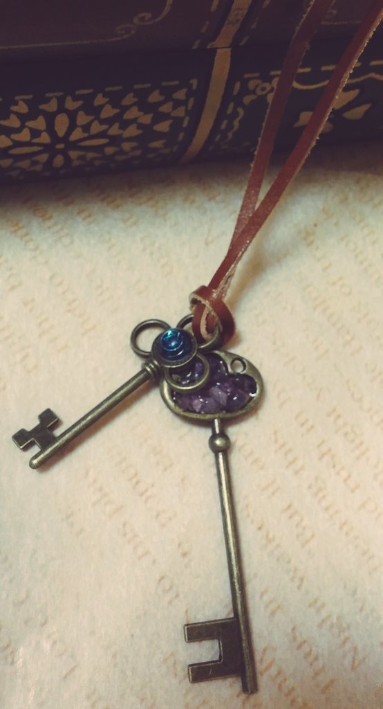 魔鉱石都市の鍵の首飾り