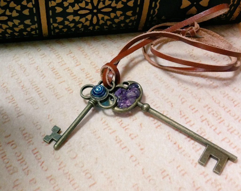 魔鉱石都市の鍵の首飾り