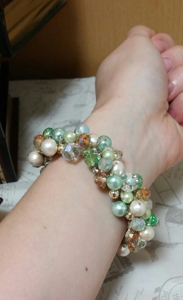 推しキャラ☆推しカプイメージカラーのビーズシュシュ【オーダーメイドでお作りします】