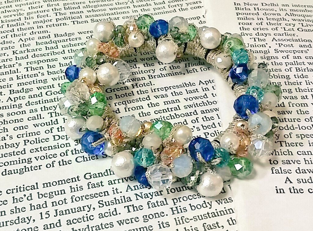 推しキャラ☆推しカプイメージカラーのビーズシュシュ【オーダーメイドでお作りします】