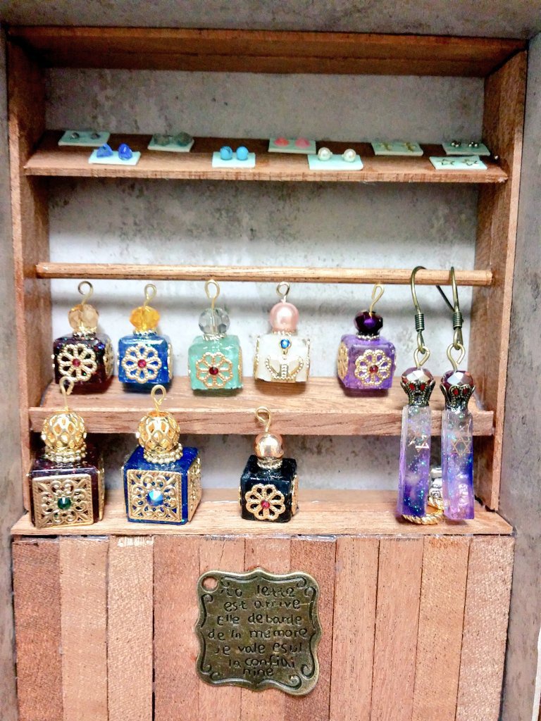 魔法店の小瓶ネックレス