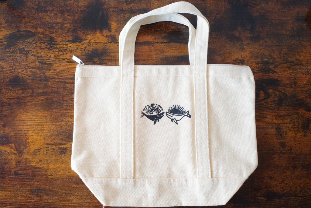 クジラの小さめトートバッグ
