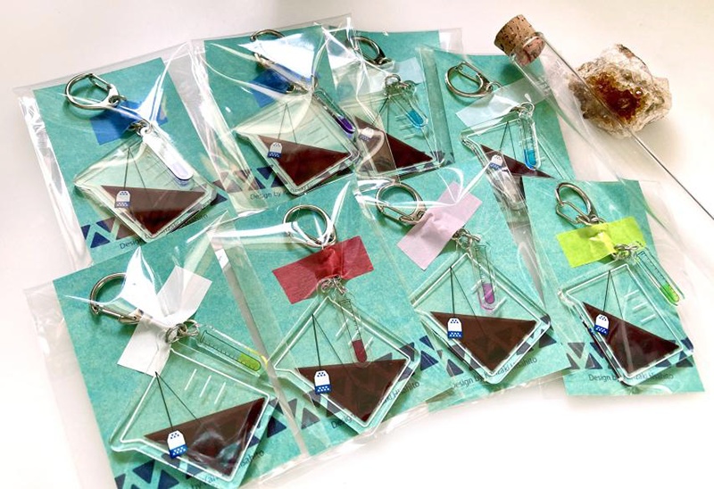 ビーカー&紅茶 アクリルキーホルダー