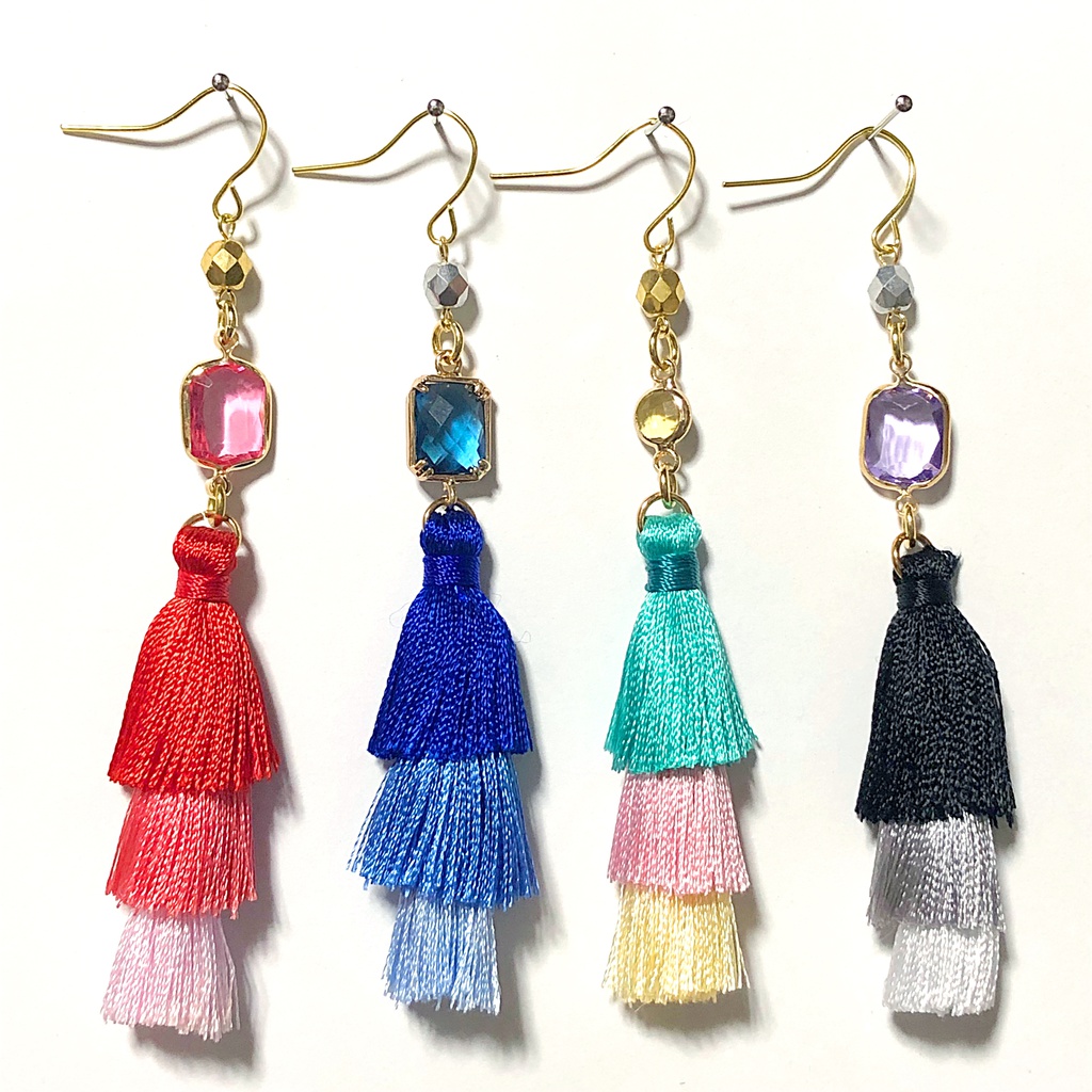 ディビジョンタッセルピアス