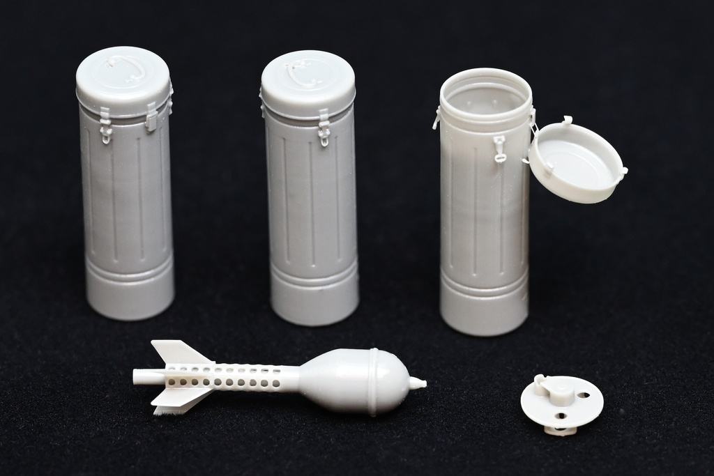 1/35スケール German 3.7cm Stielgranate 41