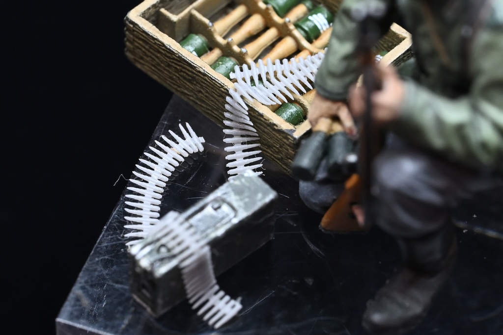 1/35スケール 7.92mm弾ベルトリンク&弾薬箱