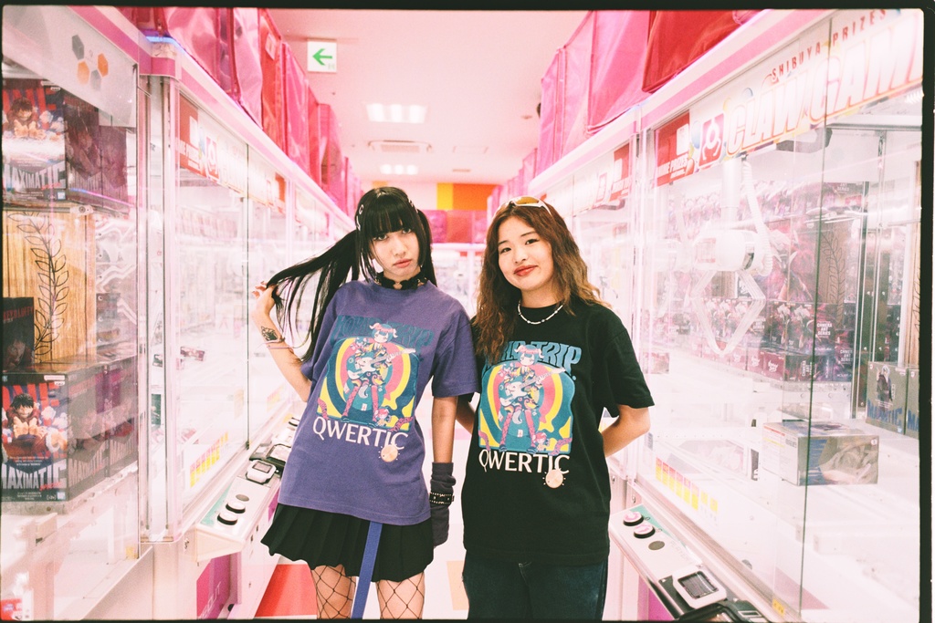 Qwertic Chan T-Shirt: あんころもちこ先生 Black