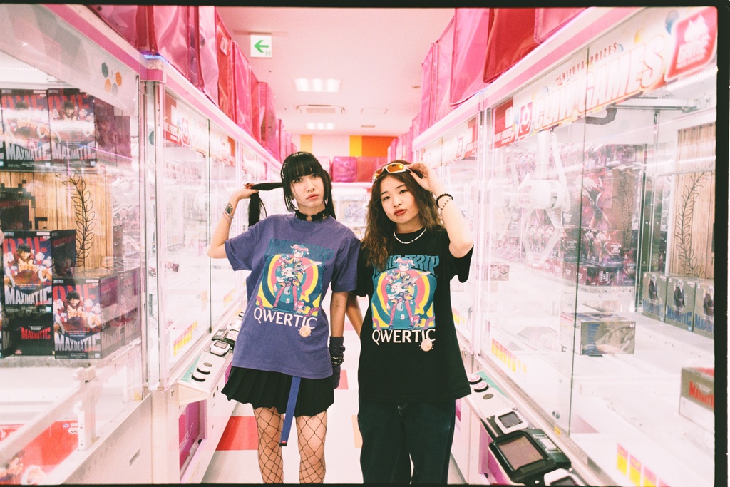 Qwertic Chan T-Shirt: あんころもちこ先生 Black