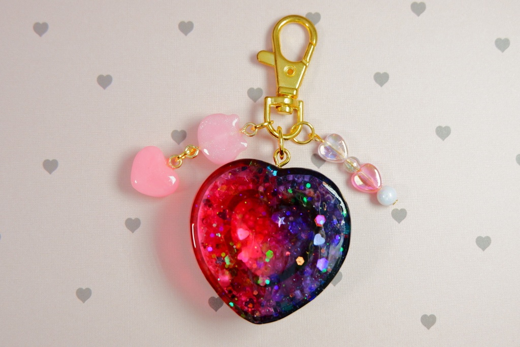 手作りレジンキーホルダー(ハート型)
