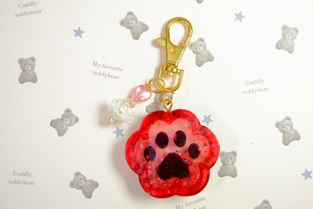 手作りレジンキーホルダー(肉球型)