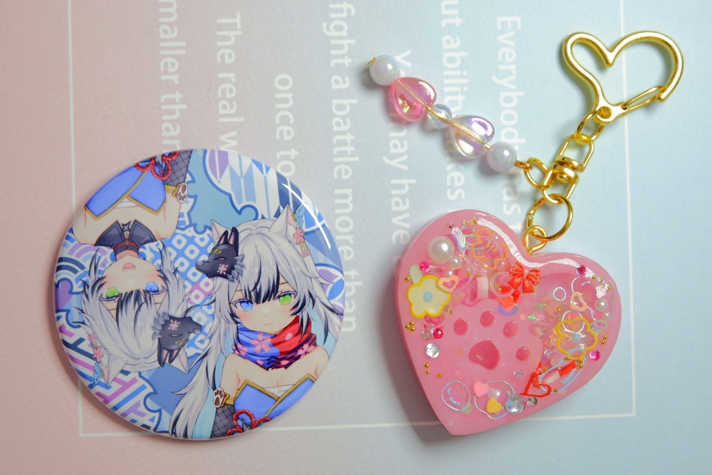 手作りレジンキーホルダー(ハートと肉球)