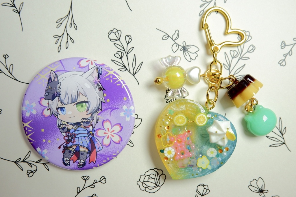 手作りレジンキーホルダー(ハート型)