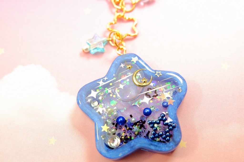 手作りレジンキーホルダー(星型・青)