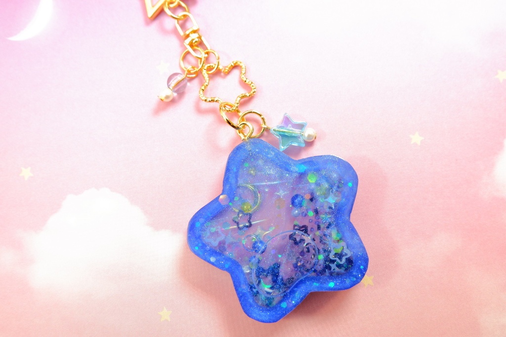 手作りレジンキーホルダー(星型・青)