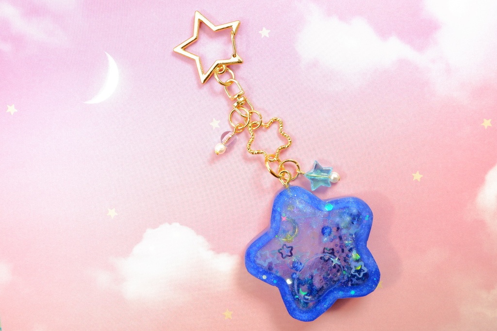 手作りレジンキーホルダー(星型・青)