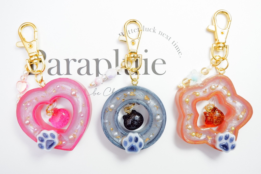 【訳アリ】手作りレジンキーホルダー(丸・黒)