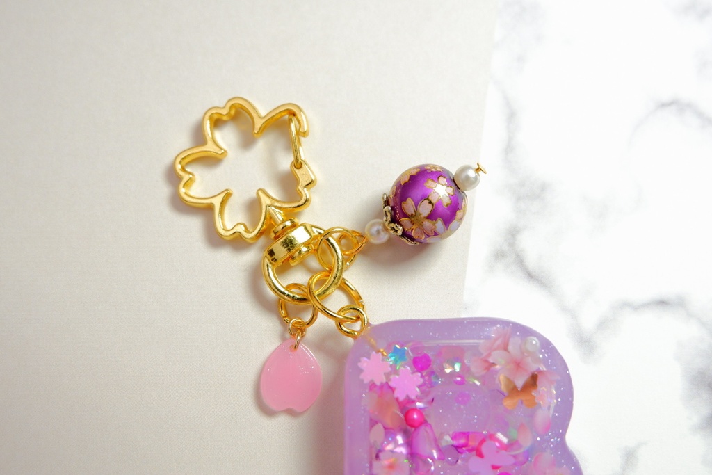 【季節商品】春限定 手作りレジン アルファベットキーホルダー(B・ピンク)