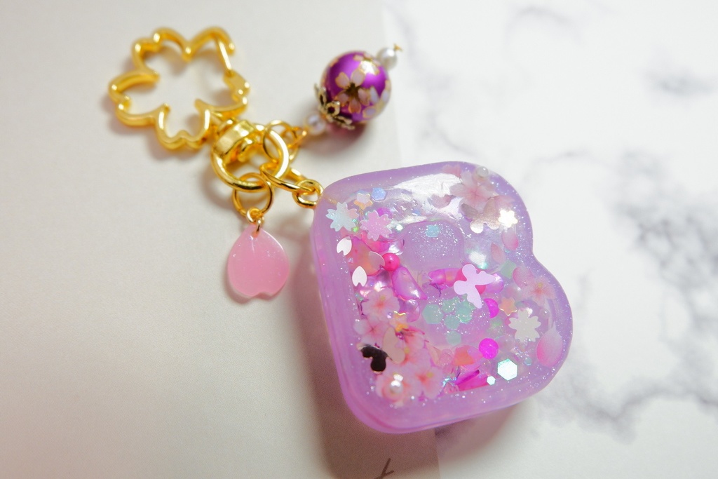 【季節商品】春限定 手作りレジン アルファベットキーホルダー(B・ピンク)
