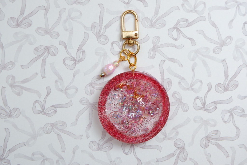 手作りレジンキーホルダー(丸・赤)
