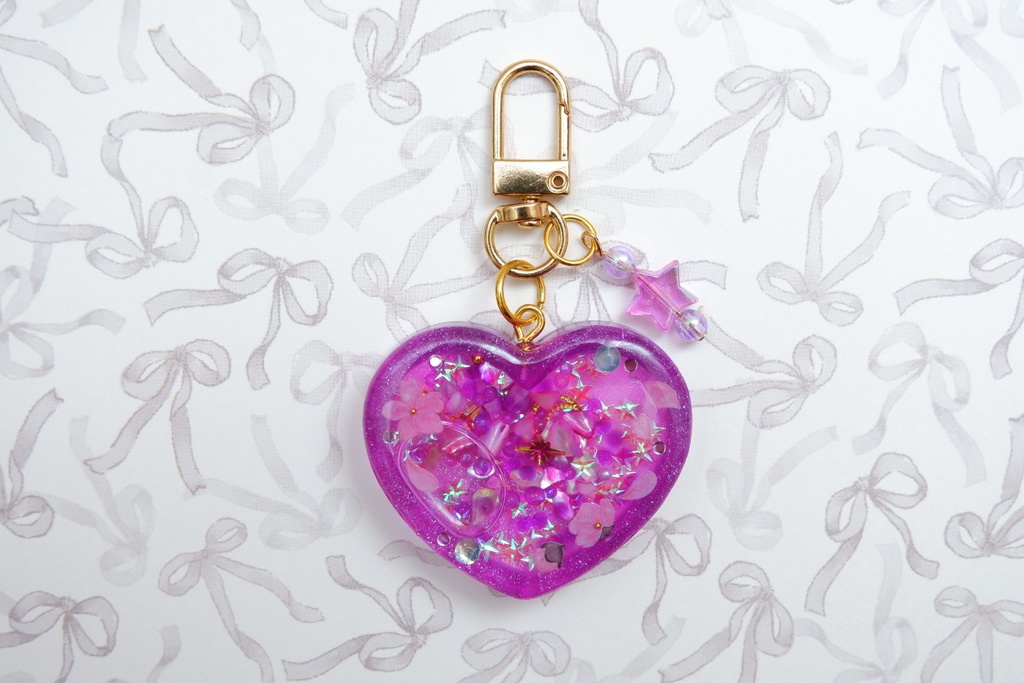 ワンピース風手作りレジンキーホルダー（ロビン）