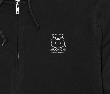 【こぶたのアトリエ】むちちロゴパーカー(黒)