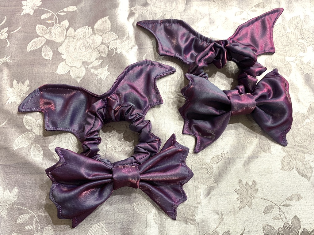 猫ちゃん用・ハロウィン風羽付き首飾り［蝶ネクタイ］