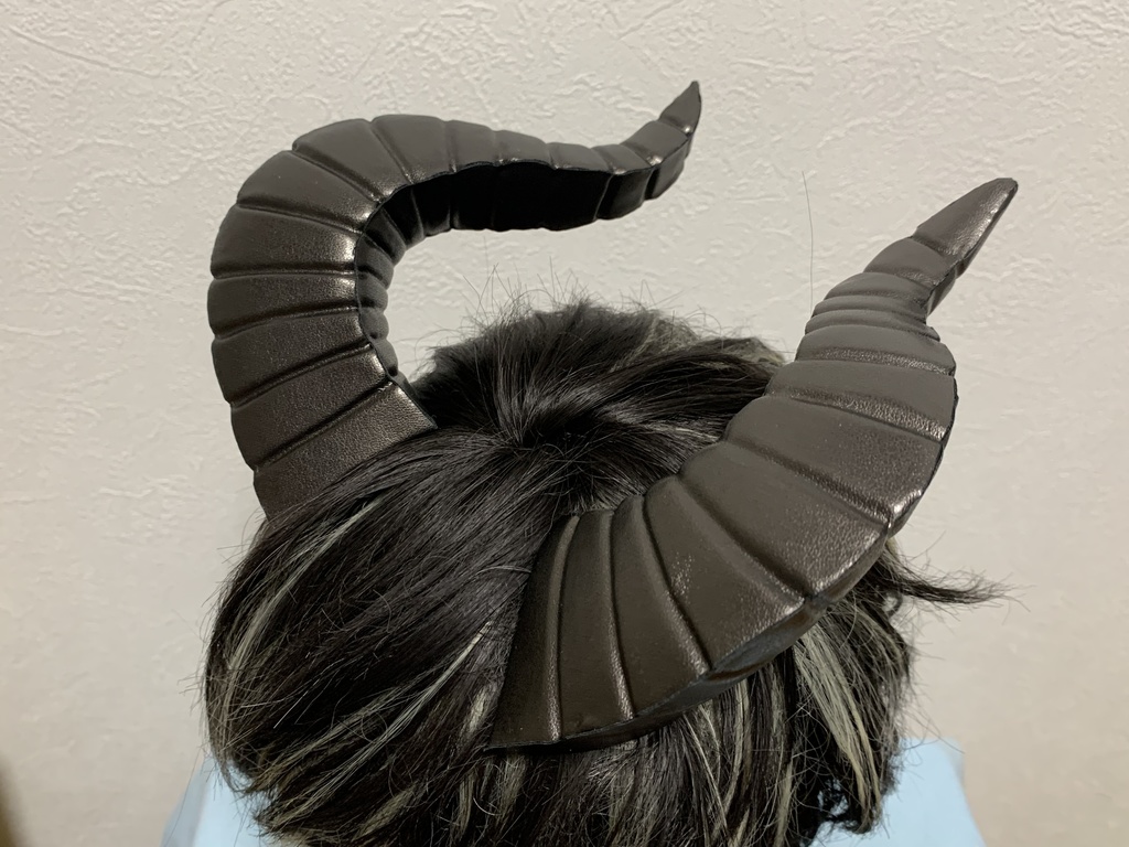 コスプレ用・マレウス風付けツノ(ガンメタ)